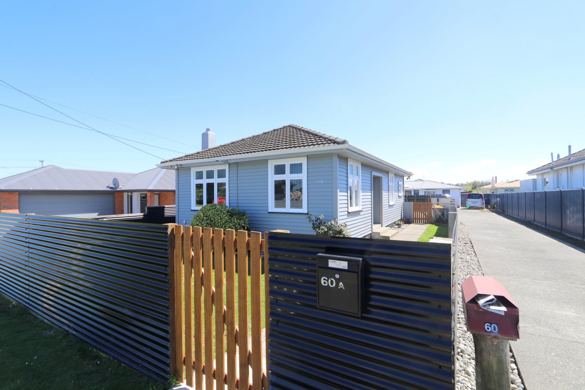 1/60 Price Street, Grasmere, Invercargill - Carousel 1