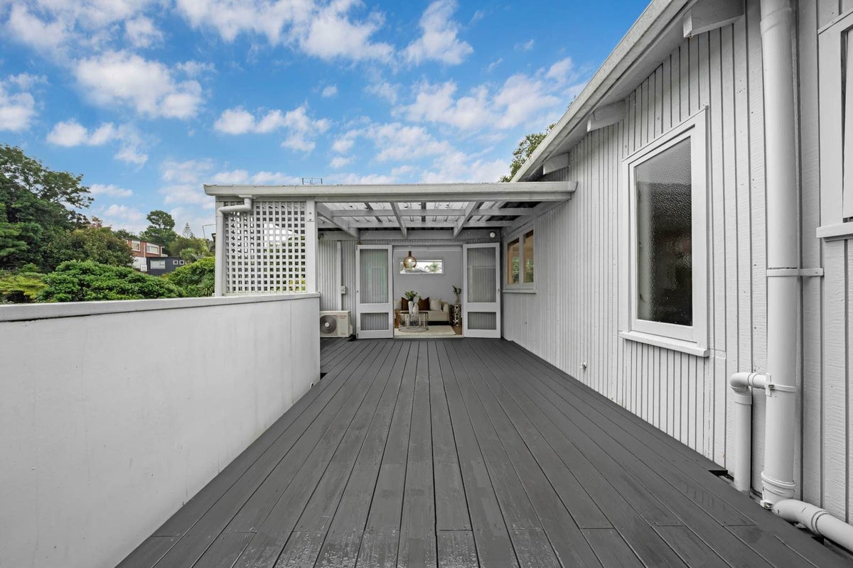 8 Nereus Place, Mairangi Bay, Auckland - Carousel 1