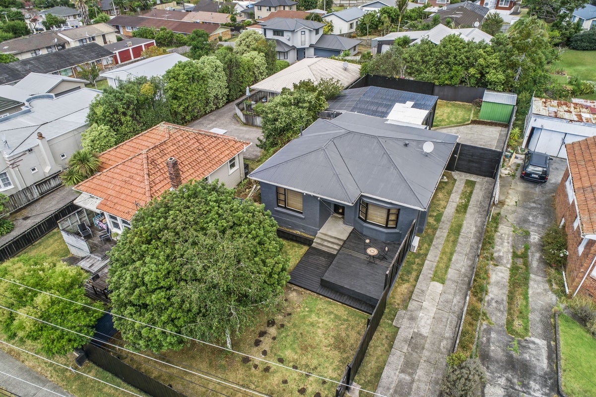 15 Karen Road, Laingholm, Auckland - Carousel 2