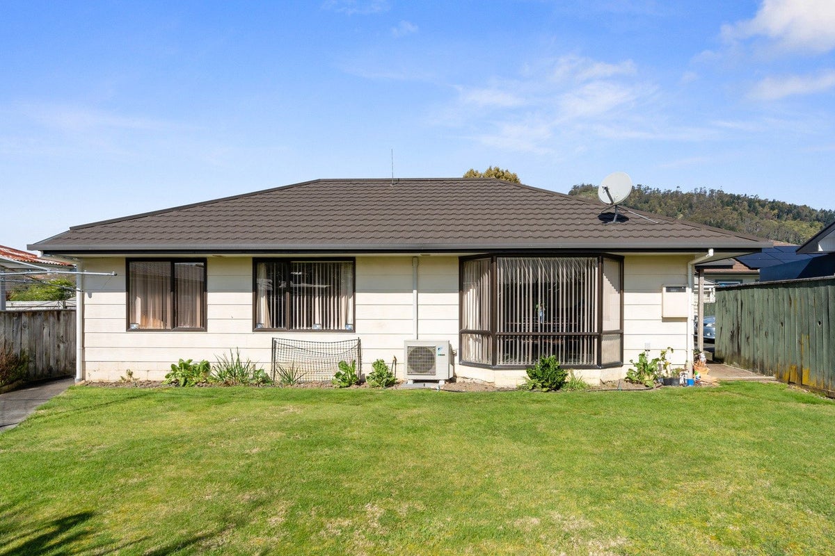 2/5 Motueka Street, Nelson South, Nelson - Carousel 1