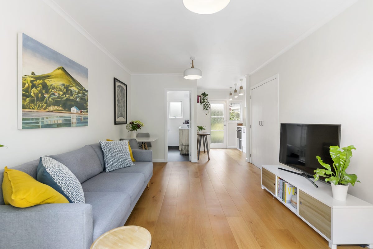 13/10 George Street, Mount Eden, Auckland - Carousel 2