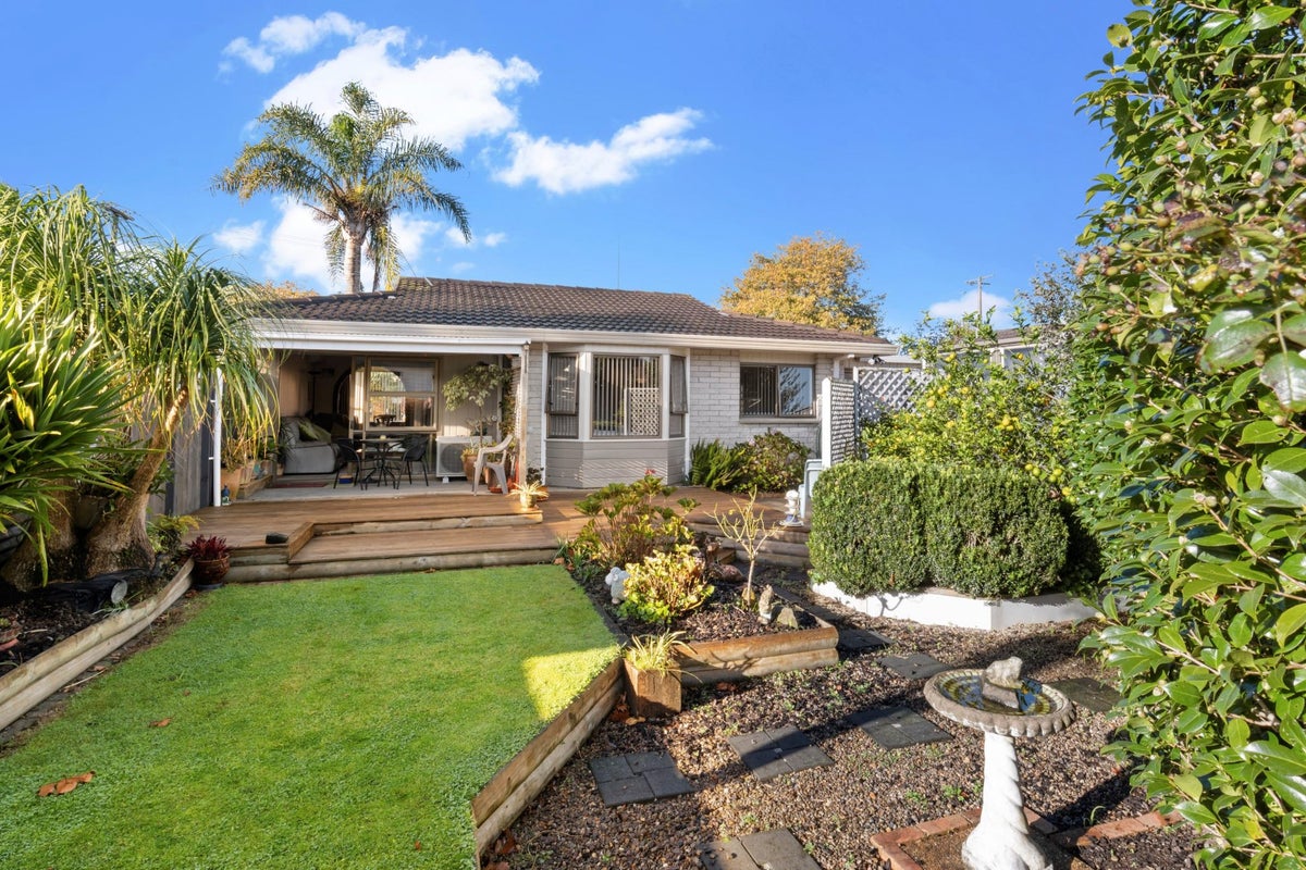2/4 Chapel Street, Papakura, Auckland - Carousel 2