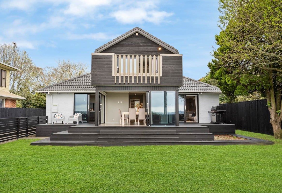 173 Riverside Avenue, Point England, Auckland - Carousel 1