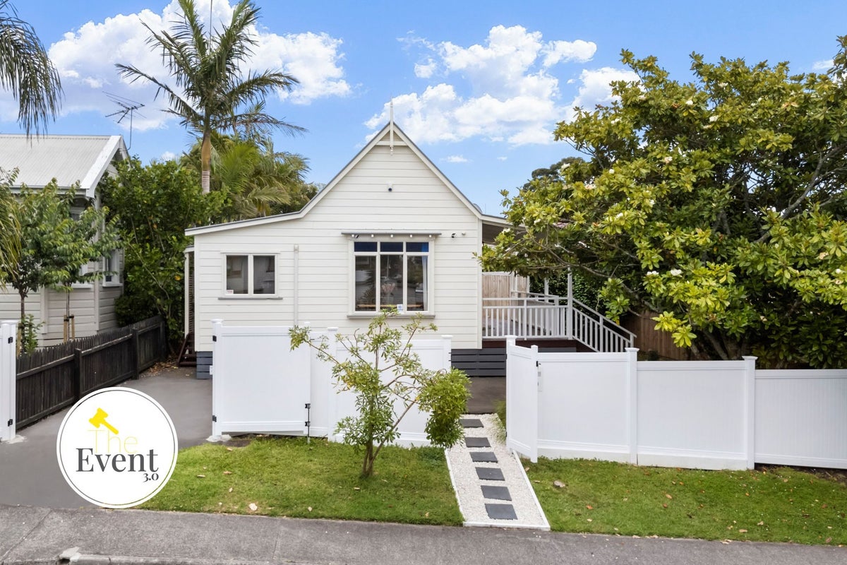 158A BEACH HAVEN RD, Beach Haven, Auckland - Carousel 1