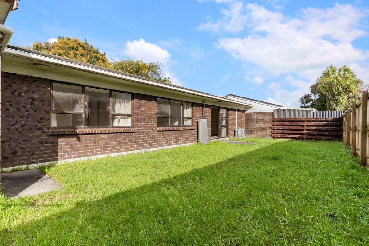 2/545 Weymouth Road, Weymouth, Auckland - Carousel 1