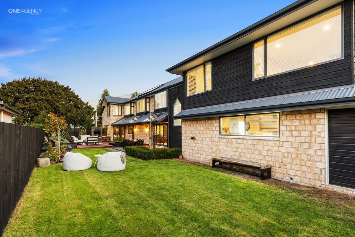 8 Cunneen Place, Aidanfield, Christchurch - Carousel 44