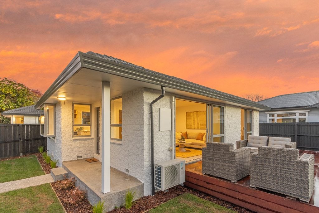 2/60 Mays Road, St Albans, Christchurch - Carousel 1