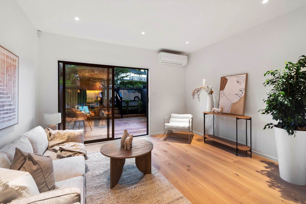 3 Kegworth Place, Browns Bay, Auckland - Carousel 2