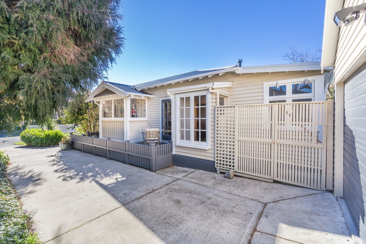 92 Martin Avenue, Beckenham, Christchurch - Carousel 1