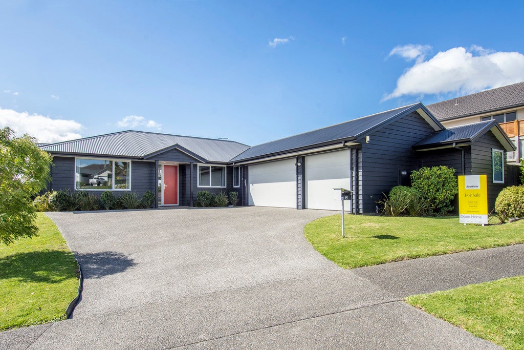 15 Belgrave Close, Bethlehem, Tauranga - Carousel 1