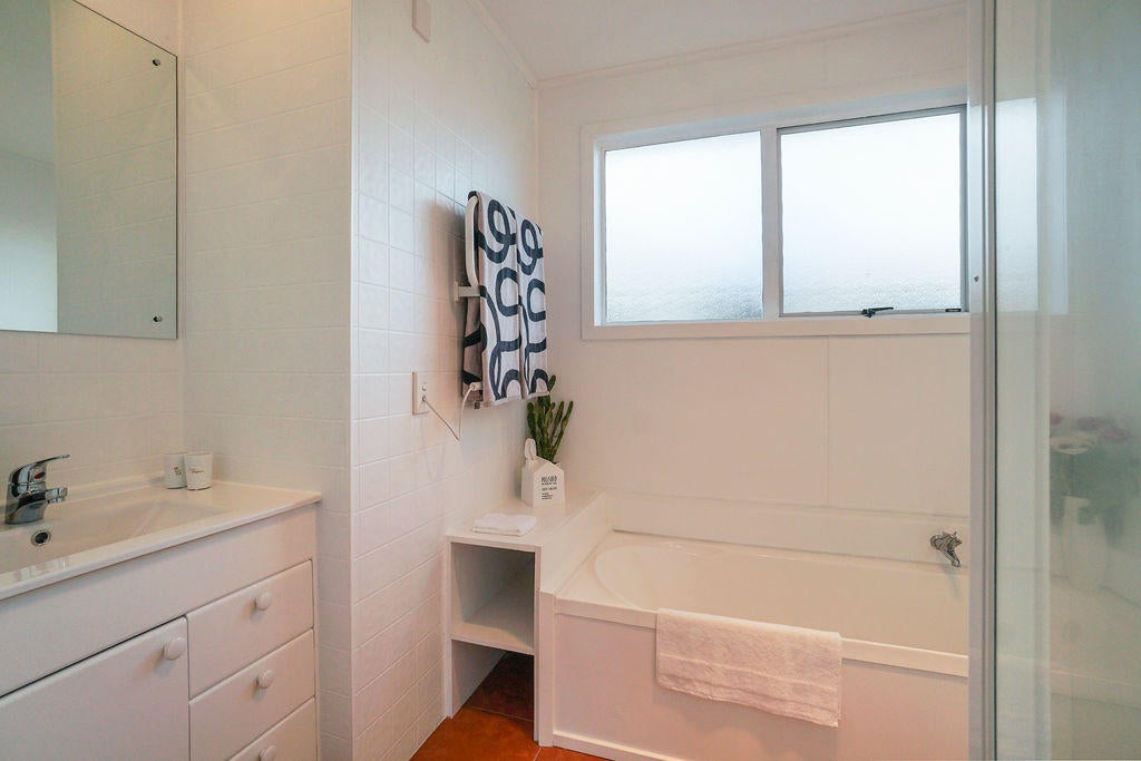 1 Frostbite Place, Ranui, Auckland - Carousel 15