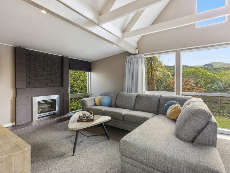 15 Haast Close, Kelson, Lower Hutt - Carousel 2