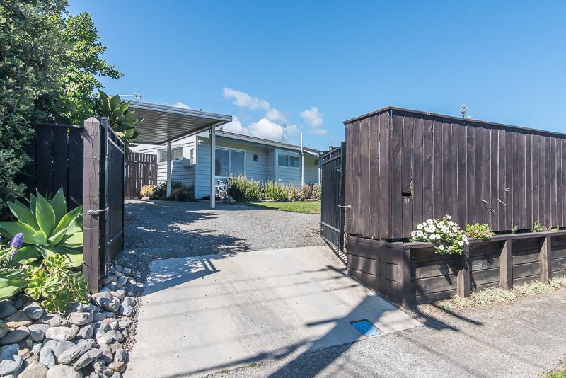 82 Field Way, Waikanae Beach, Waikanae - Carousel 2