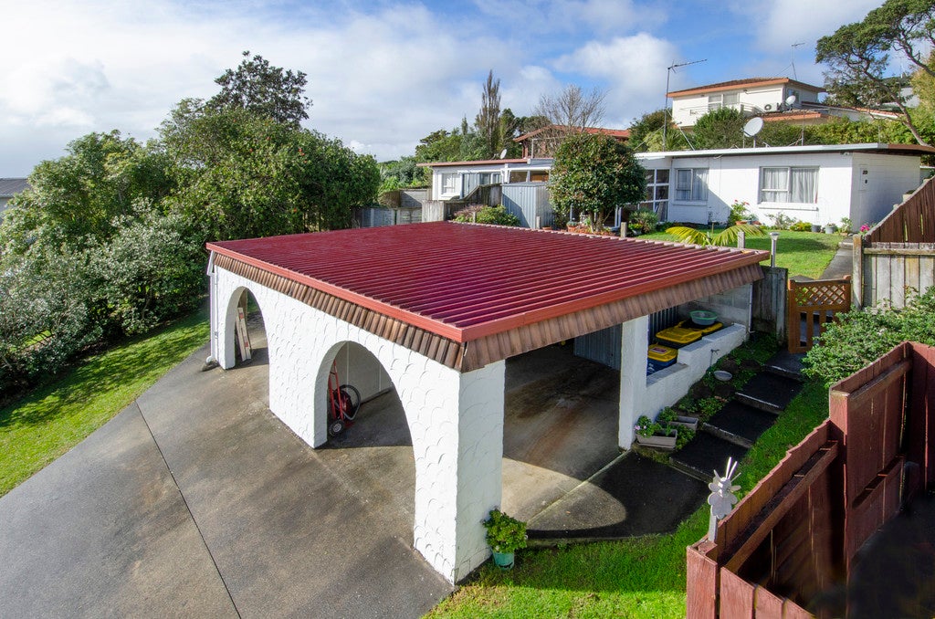 2/19 Hollyhock Place, Browns Bay, Auckland - Carousel 13