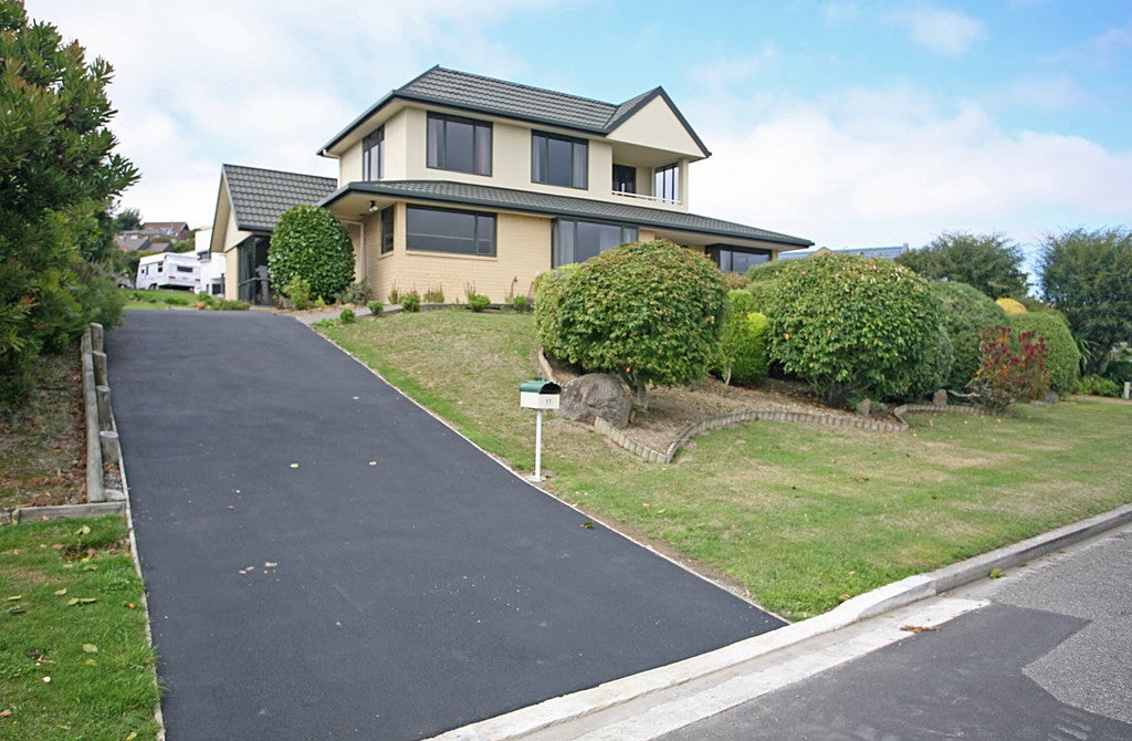 17 Highcrest Heights, Westmorland, Christchurch - Carousel 2