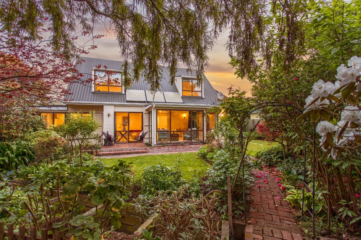 2/38 Onslow Street, St Albans, Christchurch - Carousel 19