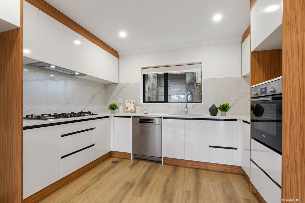 30D Rogan Street, Mount Roskill, Auckland - Carousel 2