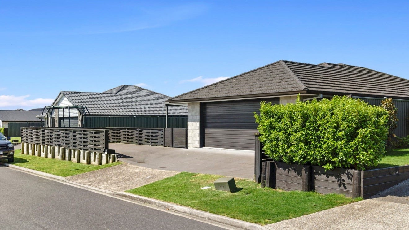 11 Waghorn Street, Pyes Pa, Tauranga - Carousel 14