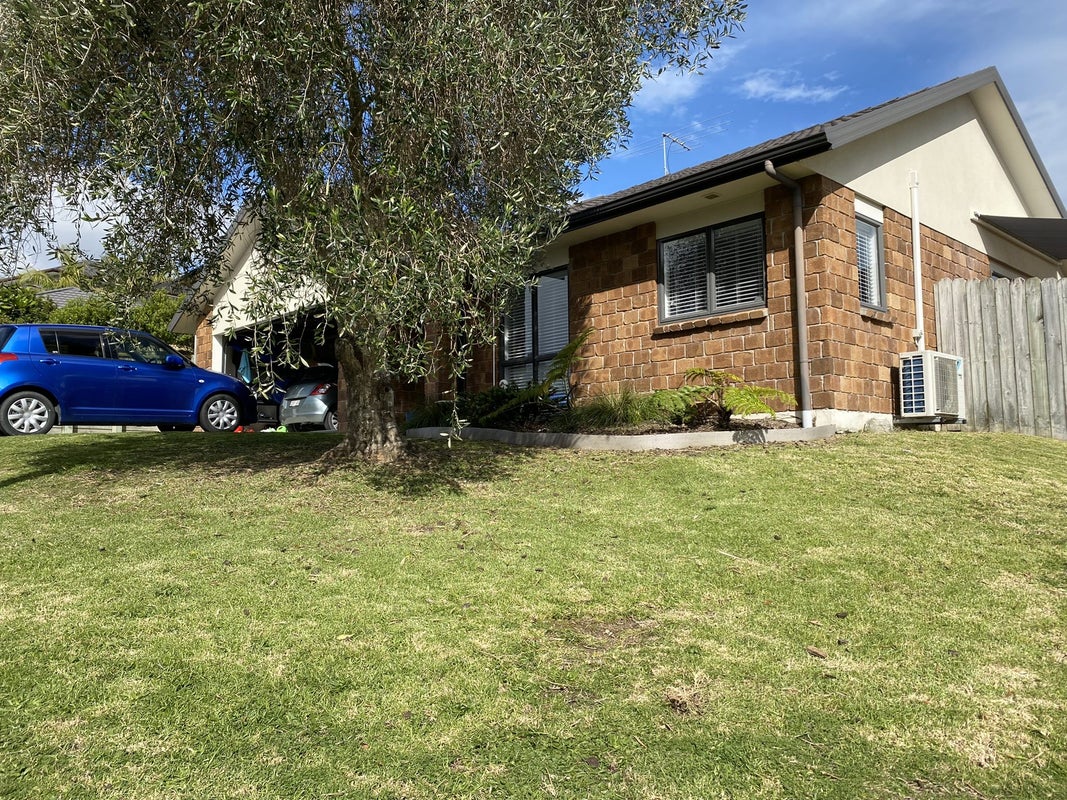 19 George Deane Place, Greenhithe, Auckland - Carousel 1