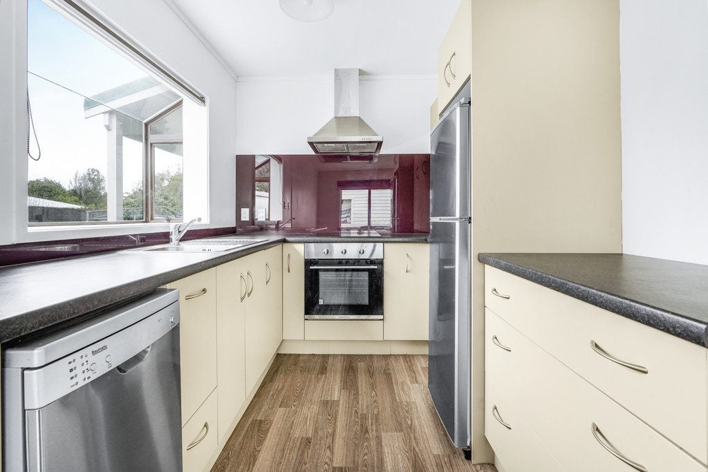 4A Saint Lukes Place, Bader, Hamilton - Carousel 2