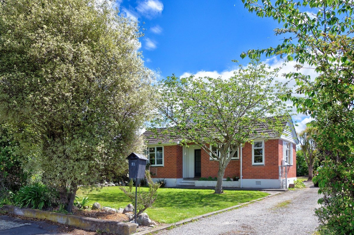 51 Masters Crescent, Masterton - Carousel 11