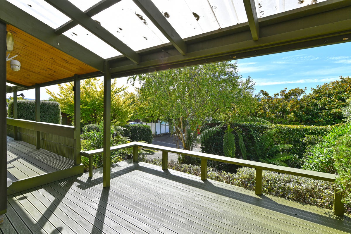 22 Seymour Grove, Kingsley Heights, Upper Hutt - Carousel 24