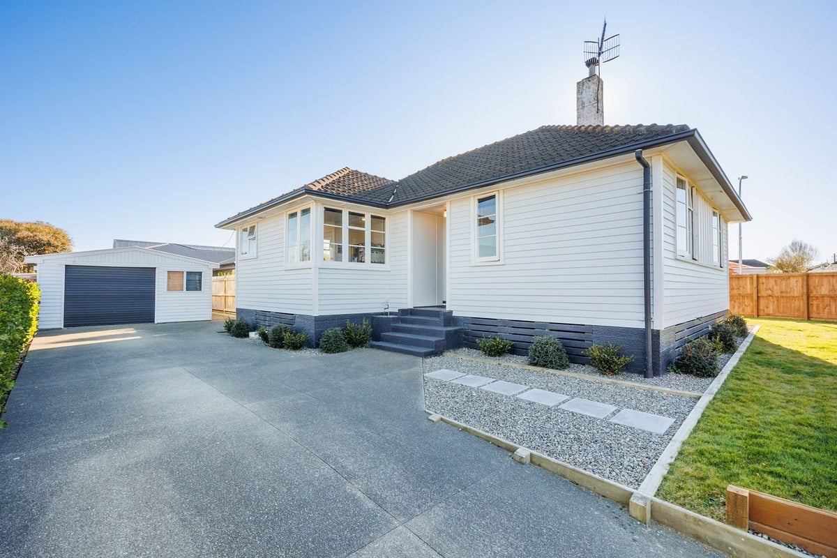 2 Avon Terrace, Roslyn, Palmerston North - Carousel 1