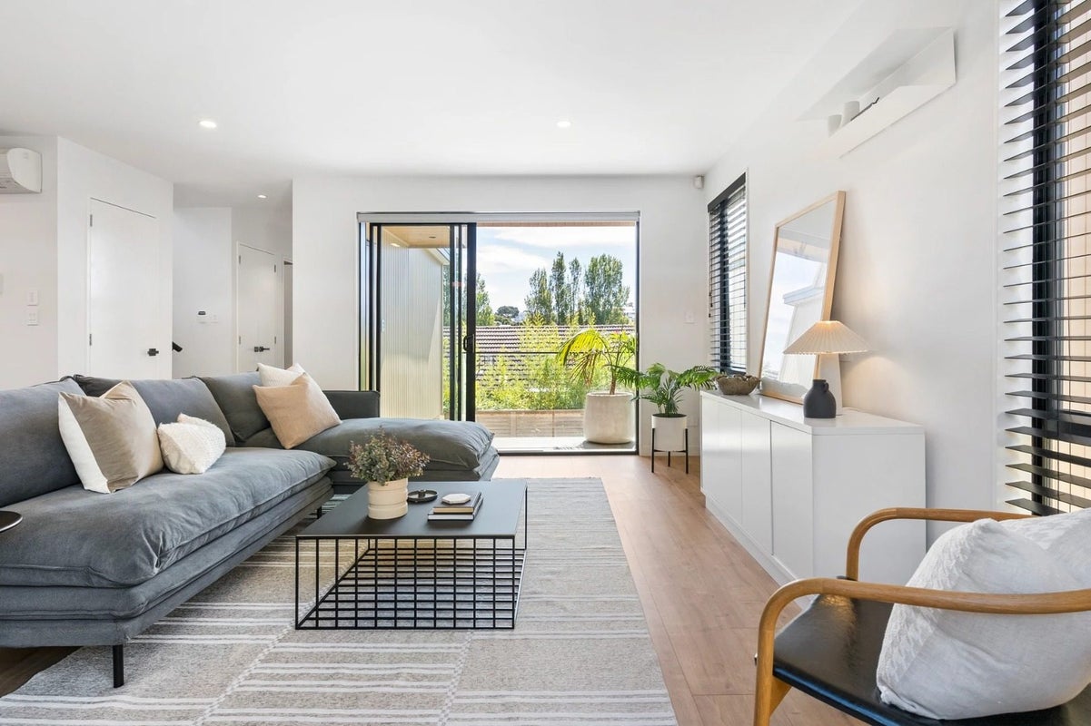 49B Northboro Road, Belmont, Auckland - Carousel 2