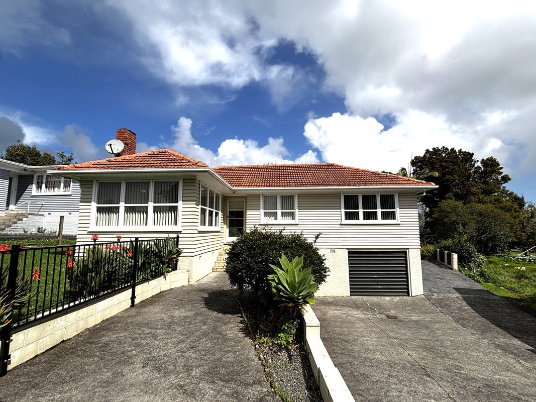 31 Reeves Road, Pakuranga, Auckland - Carousel 1