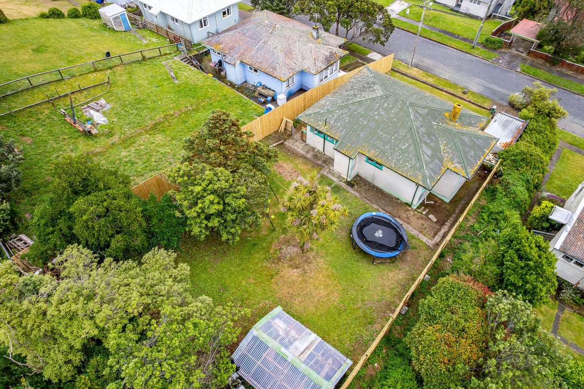 15 Northumberland Street, Cannons Creek, Porirua - Carousel 2