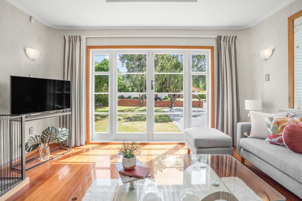 263 Stokes Valley Road, Stokes Valley, Lower Hutt - Carousel 2