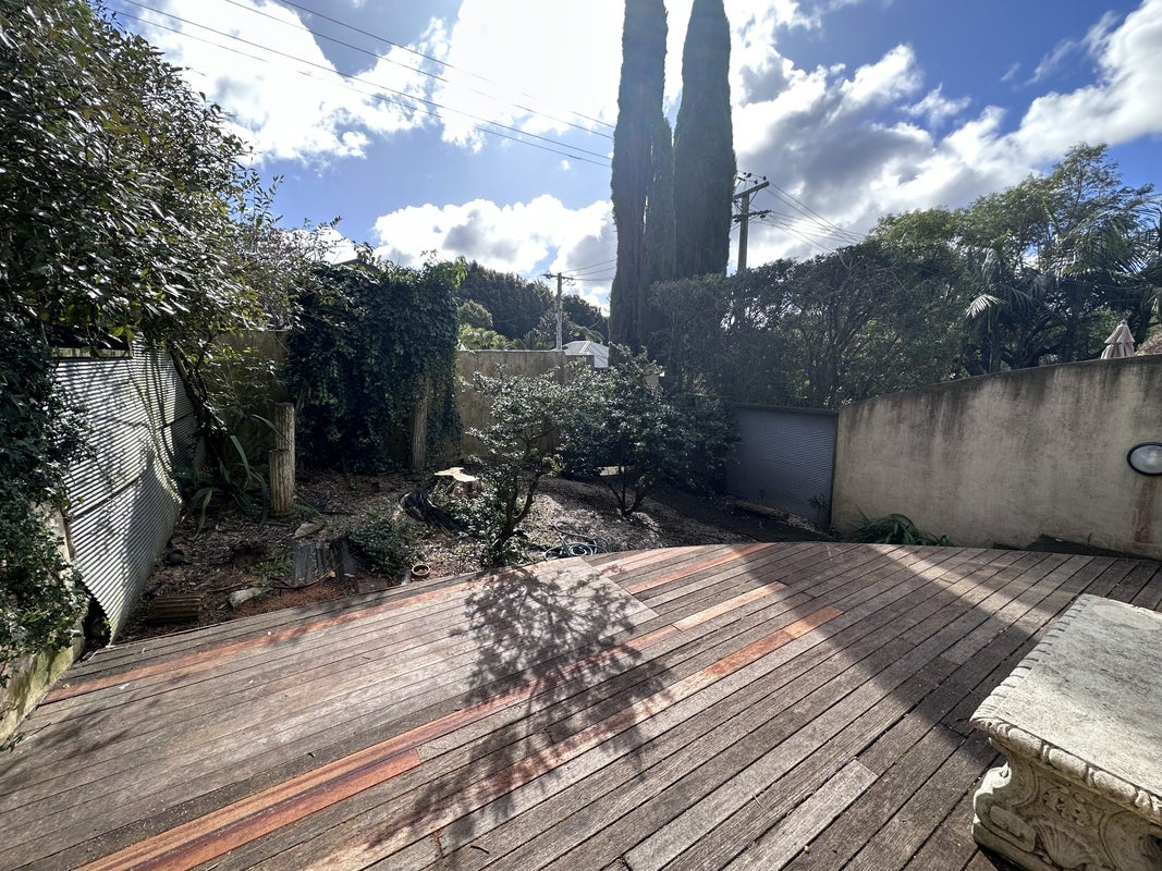 24 Larchwood Avenue, Westmere, Auckland - Carousel 2