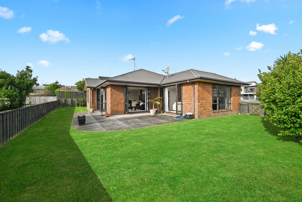 57 Somerton Drive, Huntington, Hamilton - Carousel 2