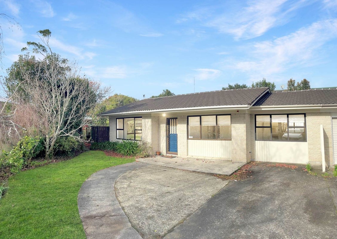 1/6 Papatahi Place, Henderson, Auckland - Carousel 1