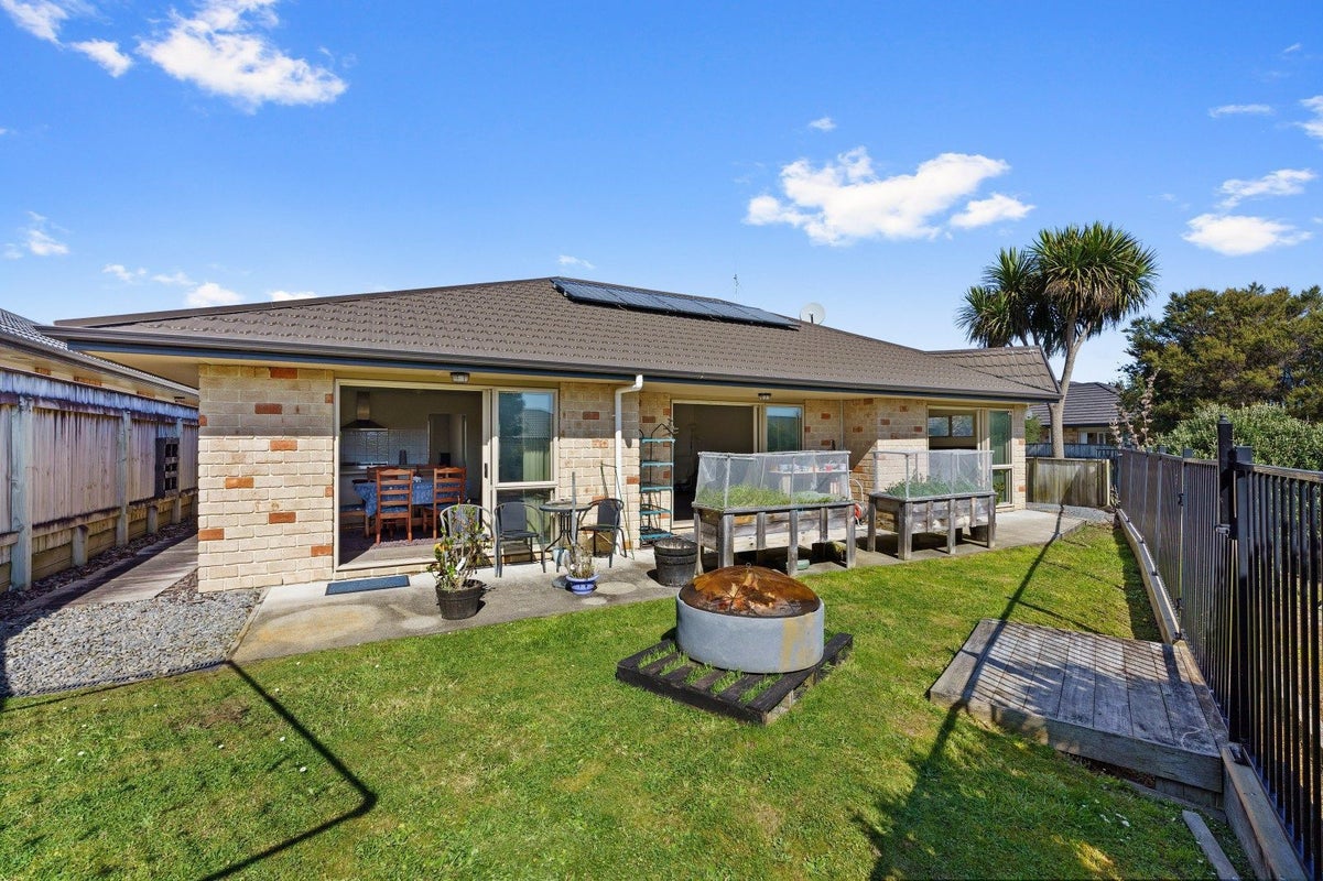11B Ludlam Way, Otaki - Carousel 1