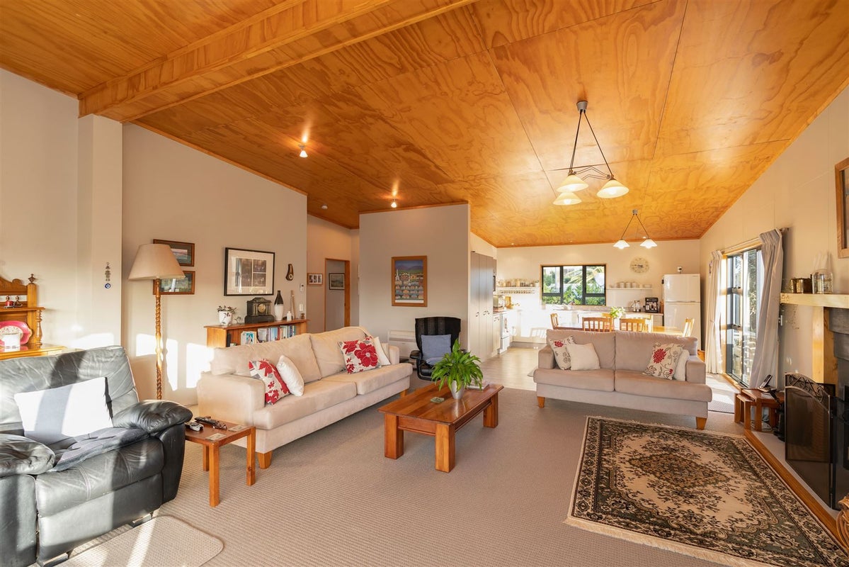 28 Kent Avenue, Waitarere Beach, Levin - Carousel 2