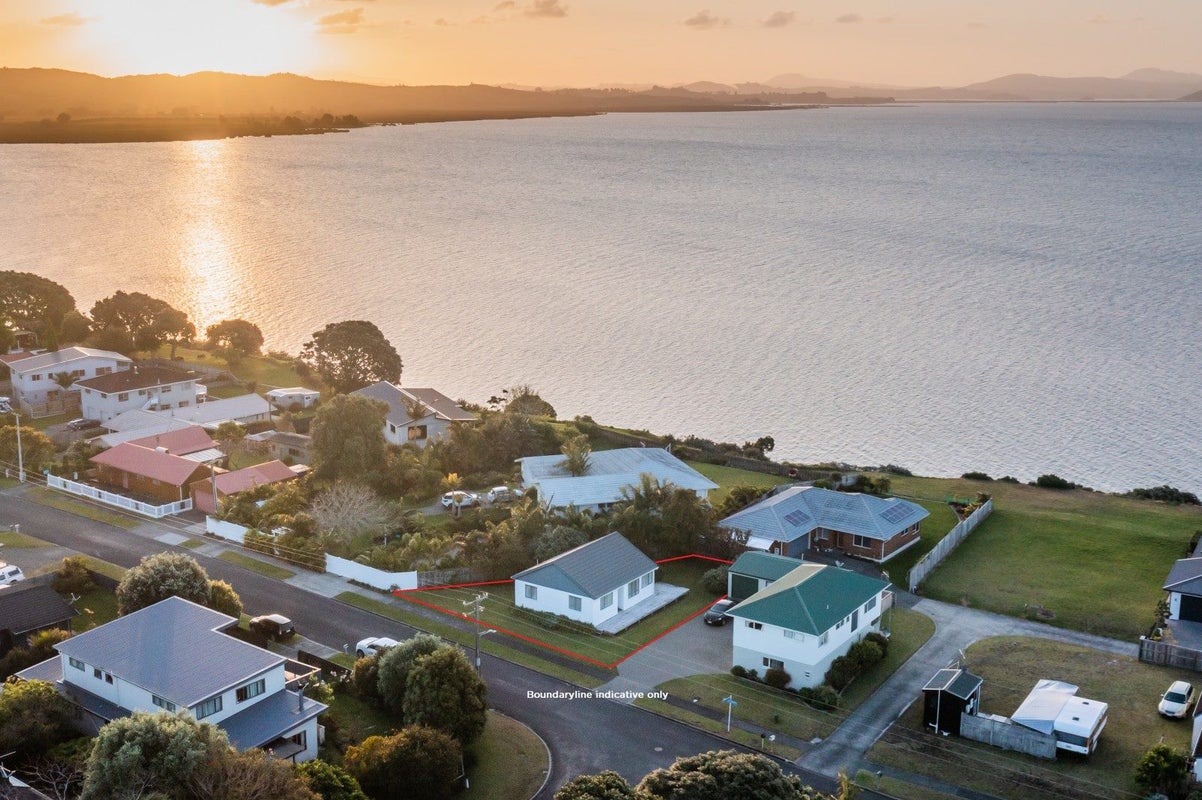 17 Manaia View Road, One Tree Point - Carousel 2