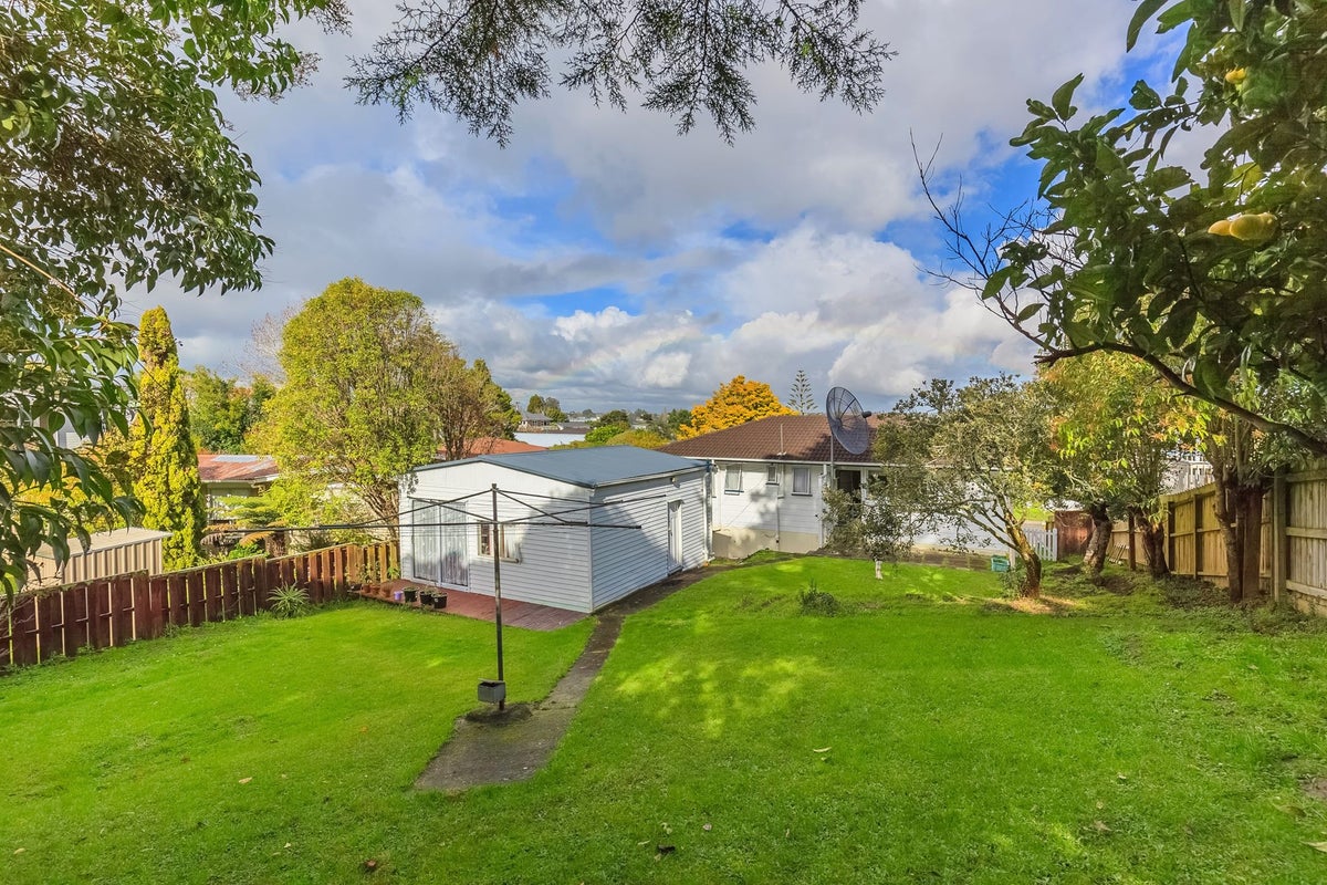 9 Orton Street, Glenfield, Auckland - Carousel 5
