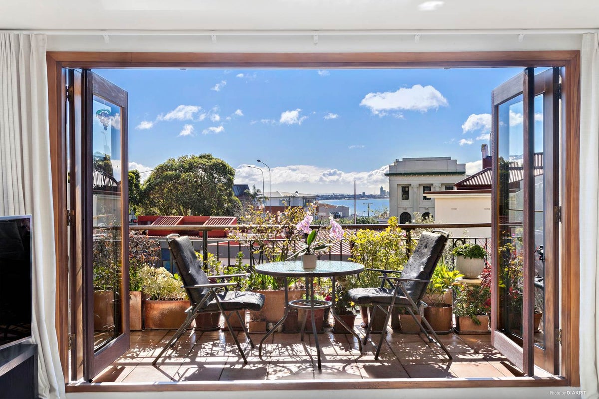 4/338 Ponsonby Road, Ponsonby, Auckland - Carousel 1