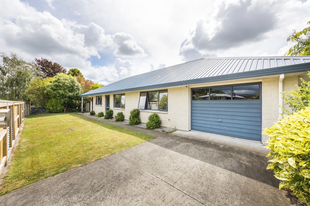 24 Sheffield Street, Awapuni, Palmerston North - Carousel 1