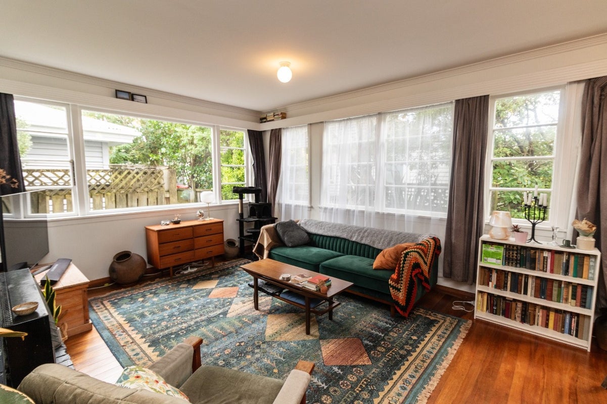 3 Kitchener Terrace, Johnsonville, Wellington - Carousel 1