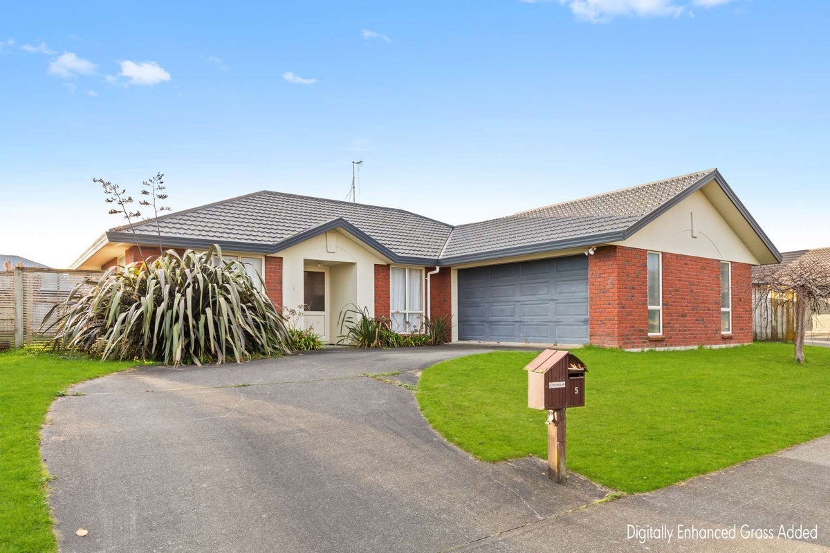 5 Boston Parade, Kelvin Grove, Palmerston North - Carousel 1
