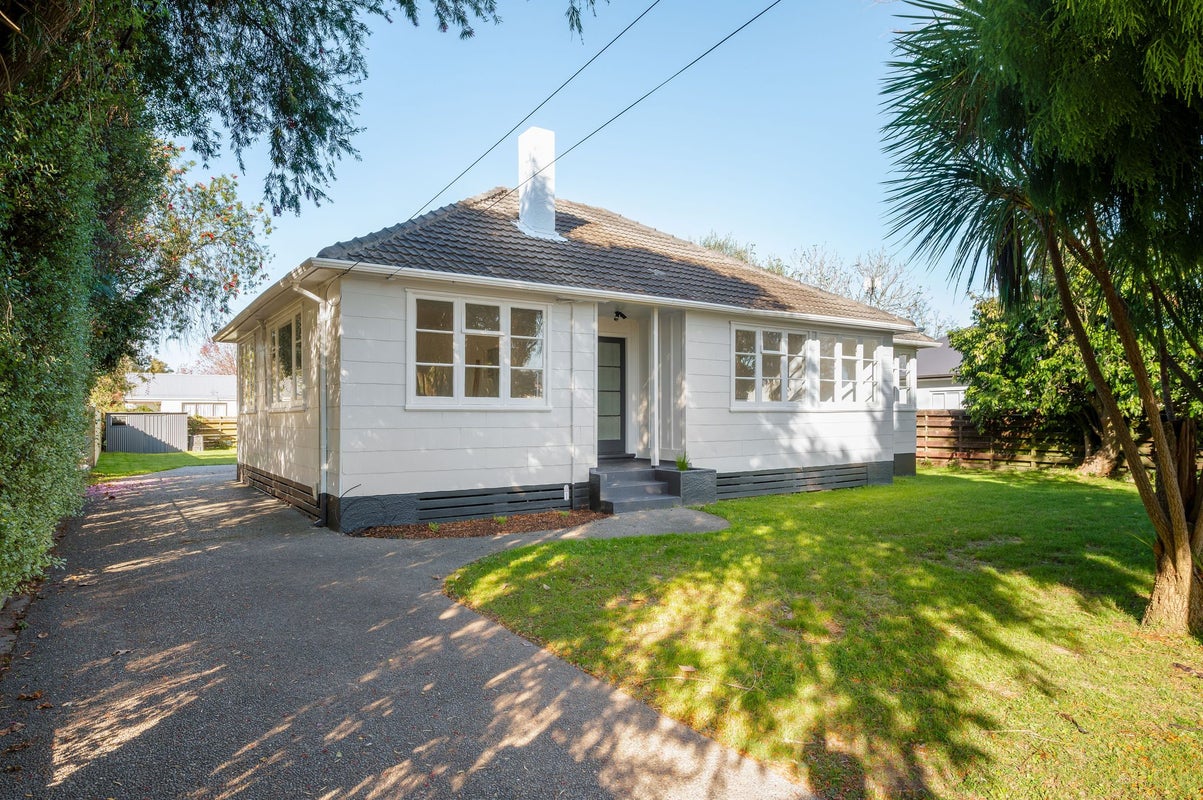 56 Alfred Street, Fairfield, Hamilton - Carousel 1
