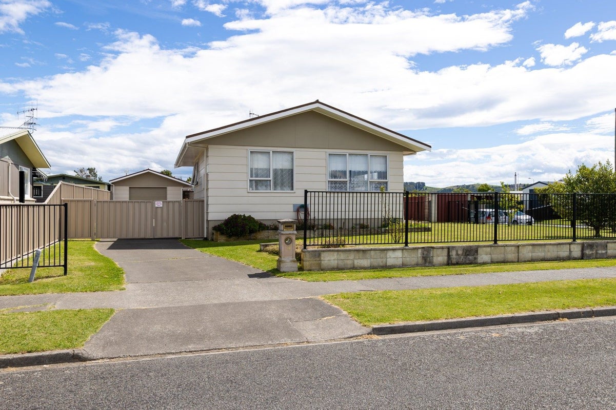 50 Wynyard Crescent, Tamatea, Napier - Carousel 1