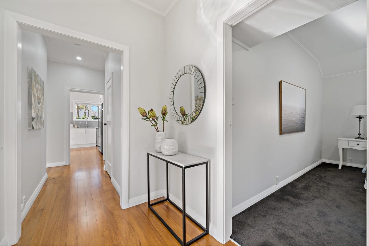 9 Phyllis Street, Mount Albert, Auckland - Carousel 2