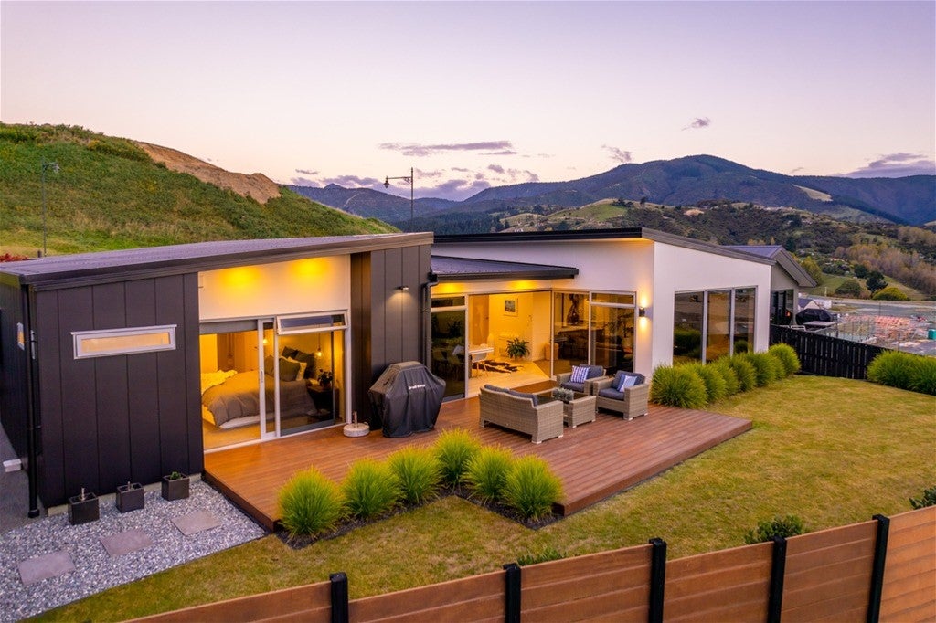 402 Princes Drive, Wakatu, Nelson - Carousel 2