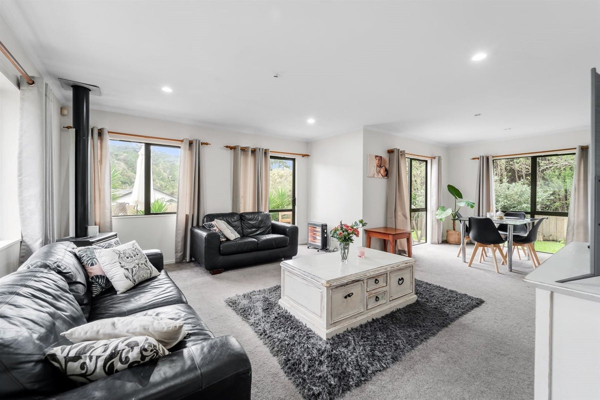 4/31 Roanoke Way, Albany, Auckland - Carousel 2