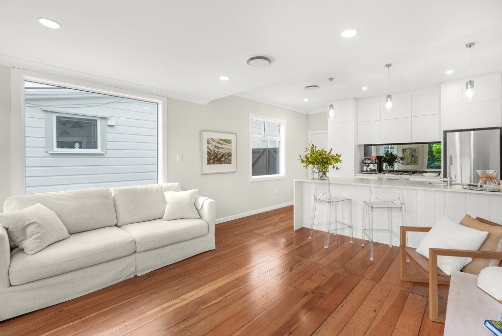 9 Beach Street, Petone, Lower Hutt - Carousel 2