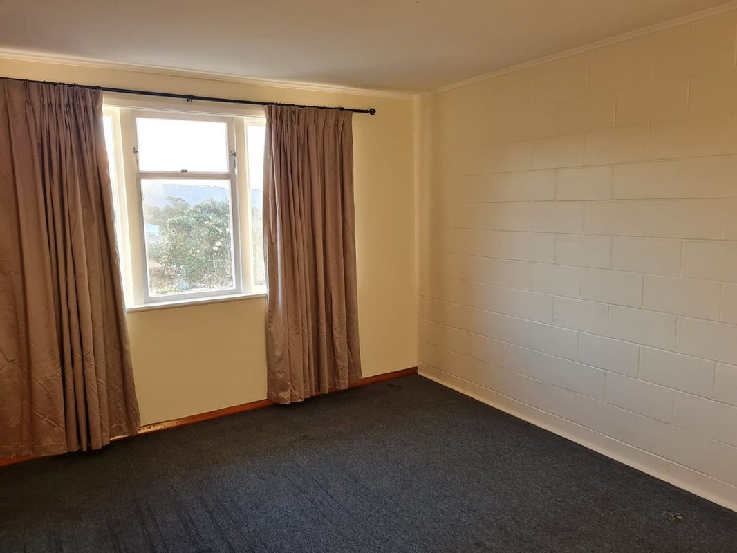 66 Waihora Crescent, Waitangirua, Porirua - Carousel 10