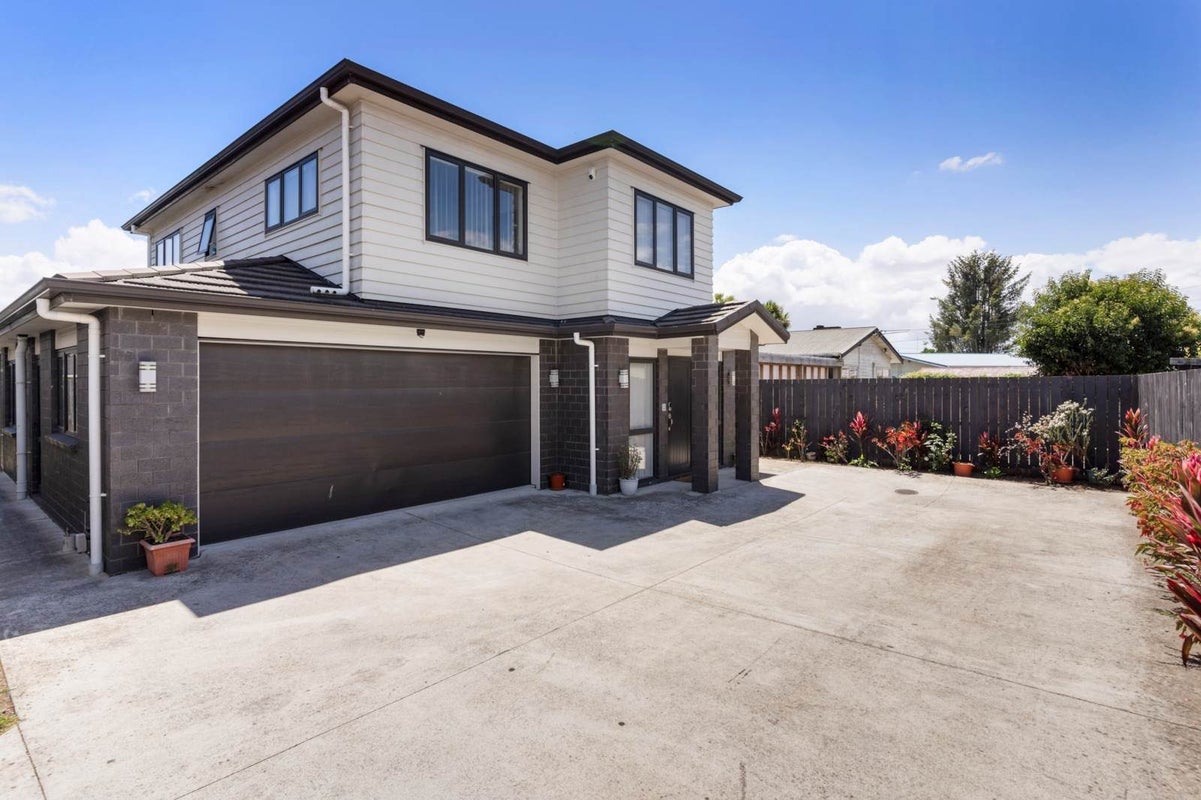 5D Clendon Place, Manurewa, Auckland - Carousel 1
